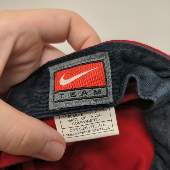 Nike Team MLB Cincinnati Reds Slideback Hat Embroidered Logo Swoosh SEE DESC - Picture 12 of 13